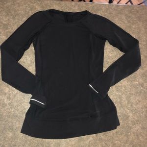 Lululemon long sleeve pullover, size 6.
